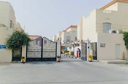 مجمع سكني - 5 غرف نوم - 6 حمامات للايجار في الذخيرة - الذخيرة - الخور