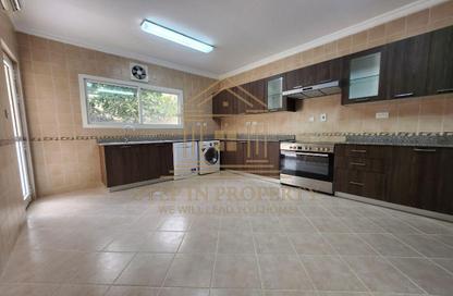 Villa - 5 Bedrooms - 4 Bathrooms for rent in Al Messila - Al Messila - Doha