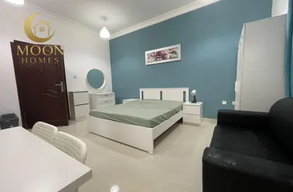 Apartment - 1 Bedroom - 1 Bathroom for rent in Al Aziziyah - Al Aziziyah - Doha