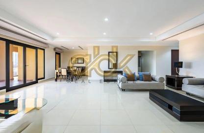 Apartment - 2 Bedrooms - 3 Bathrooms for rent in East Porto Drive - Porto Arabia - The Pearl Island - Doha