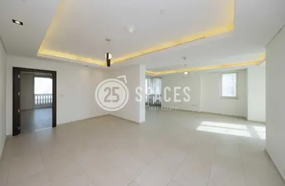 Apartment - 2 Bedrooms - 3 Bathrooms for rent in Viva East - Viva Bahriyah - The Pearl Island - Doha
