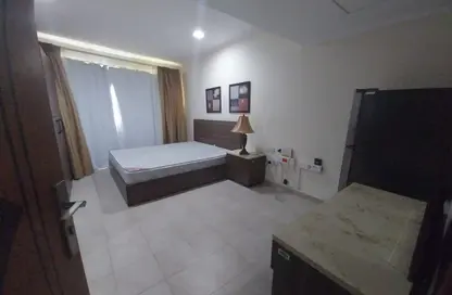 Apartment - Studio - 1 Bathroom for rent in Al Aqaria Tower - Old Salata - Salata - Doha