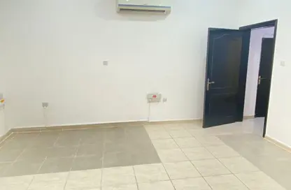 شقة - 1 حمام للايجار في شارع النعيجة - غرب الهلال - الهلال - الدوحة