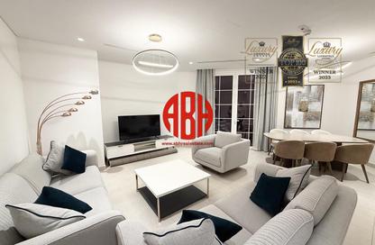 Apartment - 2 Bedrooms - 4 Bathrooms for rent in Floresta Gardens - Floresta Gardens - The Pearl Island - Doha