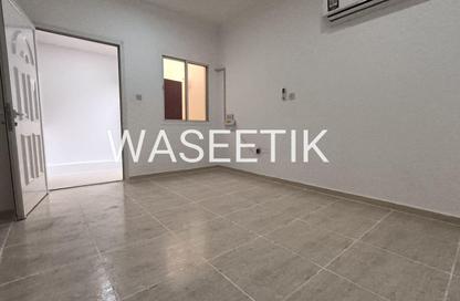Apartment - Studio - 1 Bathroom for rent in Al Aziziyah - Al Aziziyah - Doha