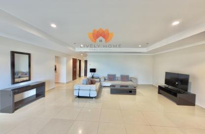 Apartment - 2 Bedrooms - 3 Bathrooms for rent in East Porto Drive - Porto Arabia - The Pearl Island - Doha