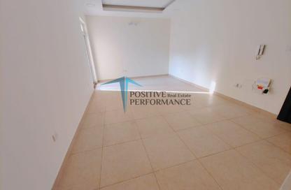 Apartment - 2 Bedrooms - 2 Bathrooms for rent in Bin Omran 35 - Fereej Bin Omran - Doha
