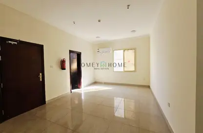 Apartment - 3 Bedrooms - 3 Bathrooms for rent in Doha Al Jadeed - Doha