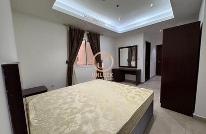 Apartment - 2 Bedrooms - 2 Bathrooms for rent in Umm Ghwailina Comm - Umm Ghuwalina - Umm Ghuwailina - Doha