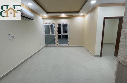 Apartment - 2 Bedrooms - 2 Bathrooms for rent in Umm Ghuwalina - Umm Ghuwailina - Doha