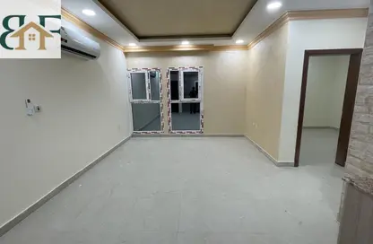Apartment - 2 Bedrooms - 2 Bathrooms for rent in Umm Ghuwalina - Umm Ghuwailina - Doha