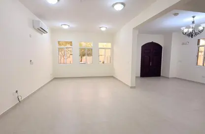 فيلا - 5 غرف نوم - 6 حمامات للبيع في الوكير - الوكير - الوكرة