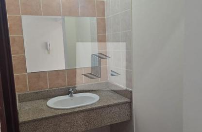 Apartment - 3 Bedrooms - 2 Bathrooms for rent in Muntazah 13 - Al Muntazah - Doha