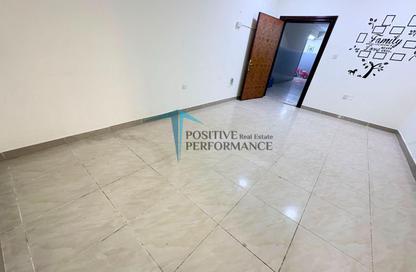Apartment - 2 Bedrooms - 2 Bathrooms for rent in New Salata - Salata - Doha