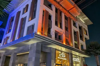 Apartment - 3 Bedrooms - 5 Bathrooms for rent in West Walk - Al Waab - Doha