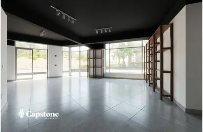 Show Room - Studio - 2 Bathrooms for rent in Al Hashmi Building - Al Muntazah Street - Al Muntazah - Doha
