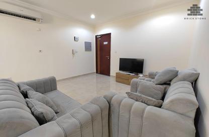 Apartment - 1 Bedroom - 2 Bathrooms for rent in Salaja Street - Doha Al Jadeed - Doha Apartment - 1 Bedroom - 2 Bathrooms for rent in Salaja Street - Doha Al Jadeed - Doha