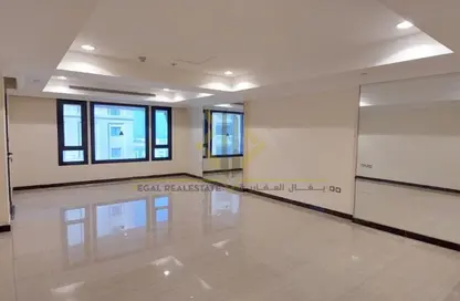 Apartment - 1 Bedroom - 2 Bathrooms for rent in West Porto Drive - Porto Arabia - The Pearl Island - Doha