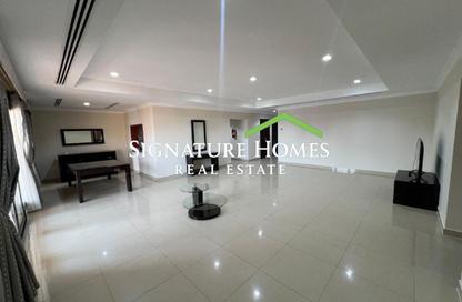 Apartment - 2 Bedrooms - 2 Bathrooms for rent in East Porto Drive - Porto Arabia - The Pearl Island - Doha