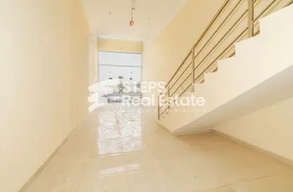 Shop - Studio - 1 Bathroom for rent in Al Khazin Street - Madinat Khalifa South - Madinat Khalifa - Doha