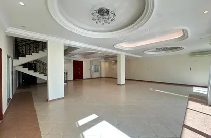 Villa - 4 Bedrooms - 6 Bathrooms for rent in West Bay Lagoon Street - West Bay Lagoon - Doha