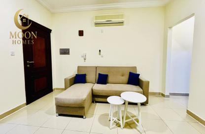 Apartment - 1 Bedroom - 1 Bathroom for rent in Umm Ghuwailina 4 - Umm Ghuwailina - Doha