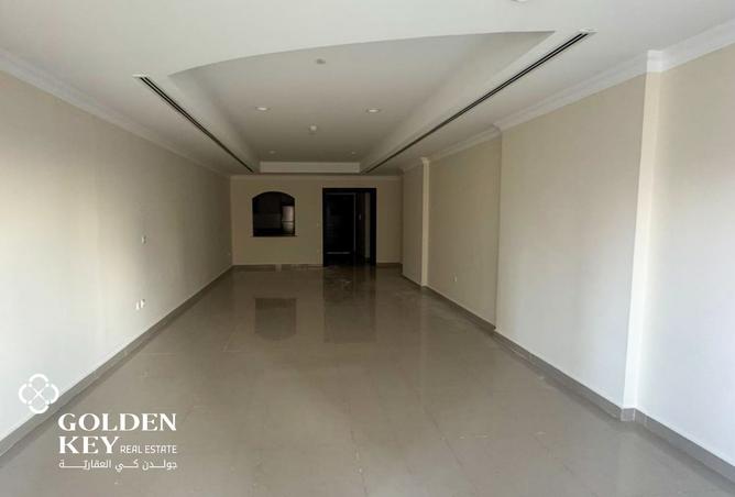 1005012 - Property Image 2