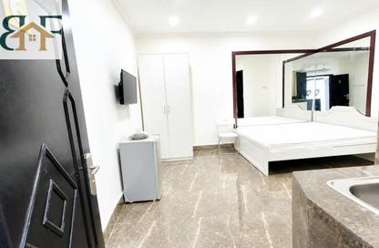 Apartment - Studio - 1 Bathroom for rent in Umm Ghwailina Comm - Umm Ghuwalina - Umm Ghuwailina - Doha