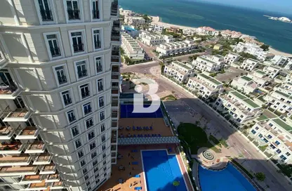 Apartment - 3 Bedrooms - 5 Bathrooms for sale in Floresta Gardens - The Pearl Island - Doha