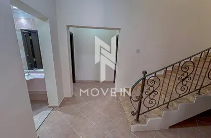 فيلا - 5 غرف نوم - 5 حمامات للايجار في فلل عين خالد - عين خالد - الدوحة