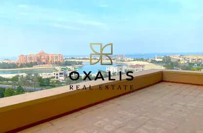 Apartment - 1 Bedroom - 2 Bathrooms for rent in Tower 18 - Porto Arabia - The Pearl Island - Doha