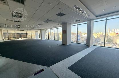 Office Space - Studio - 2 Bathrooms for rent in Umm Ghwailina Comm - Umm Ghuwalina - Umm Ghuwailina - Doha