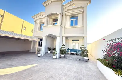 Villa - 5 Bedrooms - 6 Bathrooms for sale in Al Thumama - Al Thumama - Doha