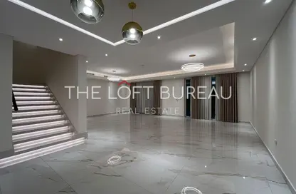 فيلا - 5 غرف نوم - 5 حمامات للايجار في حدائق فلورستا - حدائق فلورستا - جزيرة اللؤلؤة - الدوحة