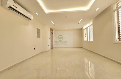 Apartment - 2 Bedrooms - 2 Bathrooms for rent in Al Mansoura - Al Mansoura - Doha