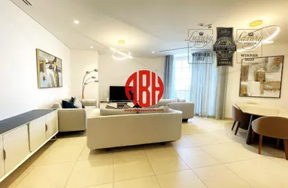 Apartment - 2 Bedrooms - 3 Bathrooms for rent in Floresta Gardens - Floresta Gardens - The Pearl Island - Doha