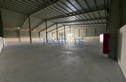 Warehouse - Studio - 2 Bathrooms for rent in East Industrial Street - Birkat Al Awamer - Al Wakra