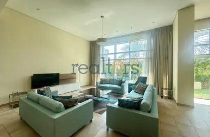 Compound - 4 Bedrooms - 5 Bathrooms for rent in Al Sadd Road - Al Sadd - Doha