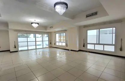 فيلا - 4 غرف نوم - 5 حمامات للايجار في شارع الوعب - الوعب - الدوحة