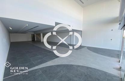 Show Room - Studio - 1 Bathroom for rent in Salwa Road - Al Aziziyah - Doha