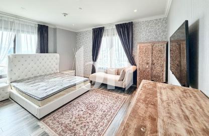 Apartment - 2 Bedrooms - 3 Bathrooms for rent in West Porto Drive - Porto Arabia - The Pearl Island - Doha