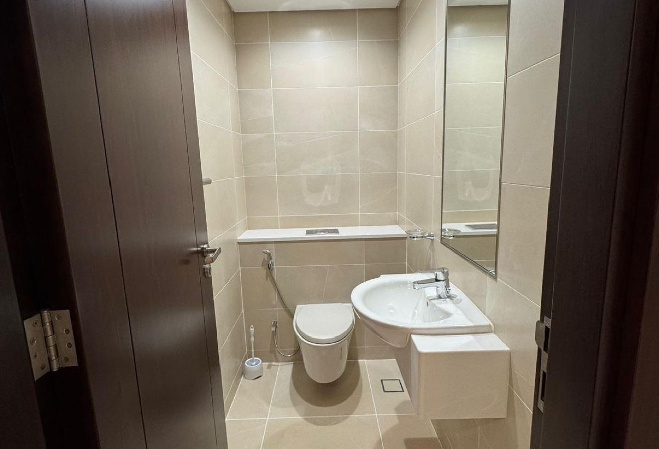 Modern 1-Bedroom with Prime Location thumbnail 3
