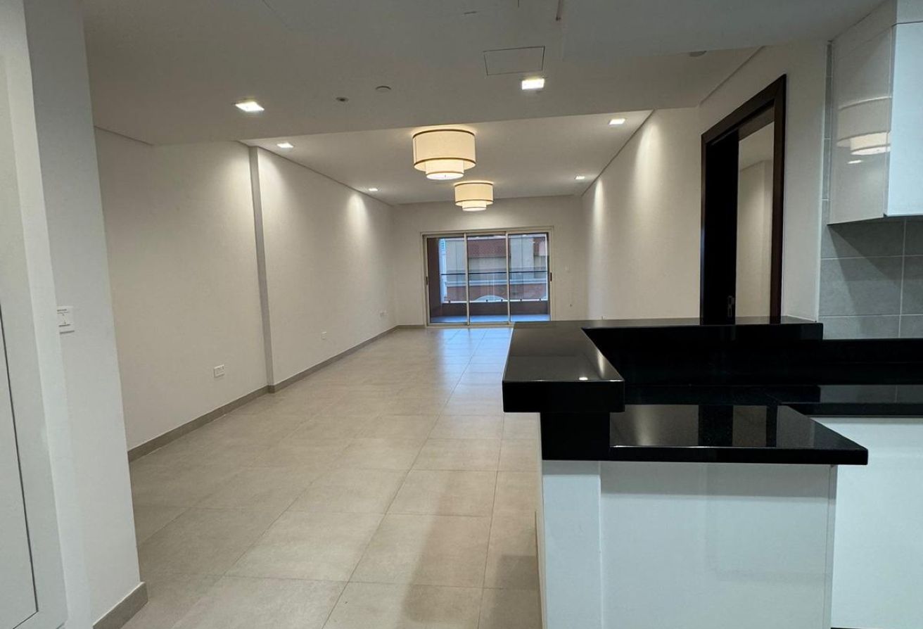 Modern 1-Bedroom with Prime Location thumbnail 7