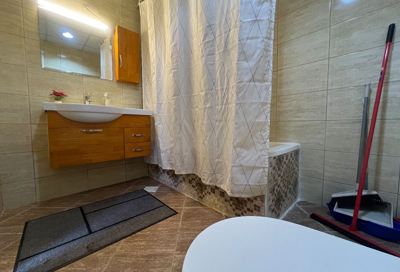 Studio fully furnished 4500 including bills foxhil thumbnail 7