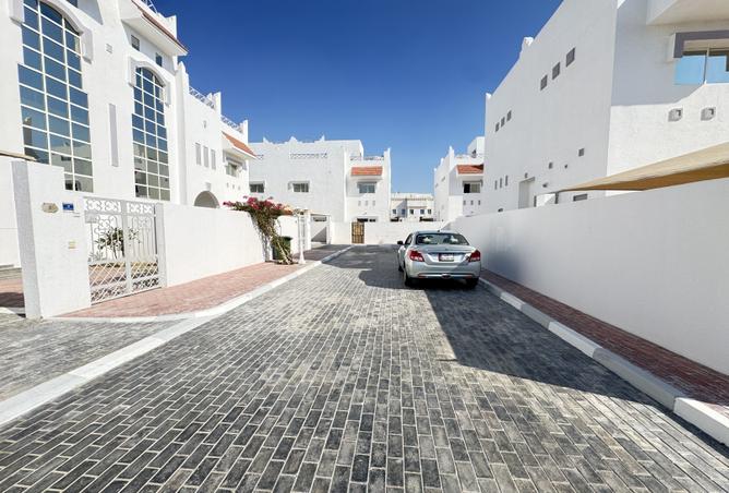 1002740 - Property Image 2