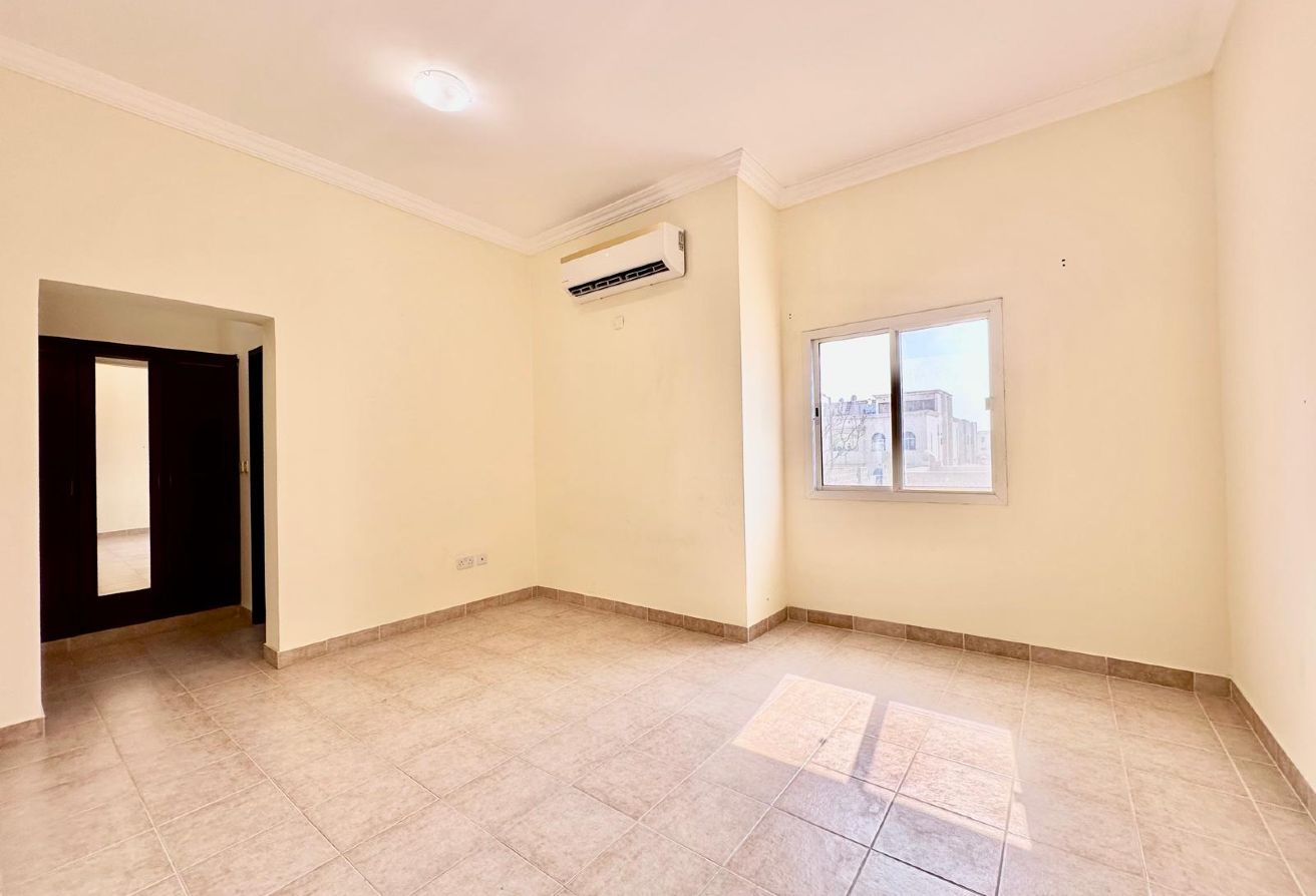 AFFORDABLE 4 BHK + MAID VILLA | MODERN AMENITIES - apartment in Wholesale Market Street