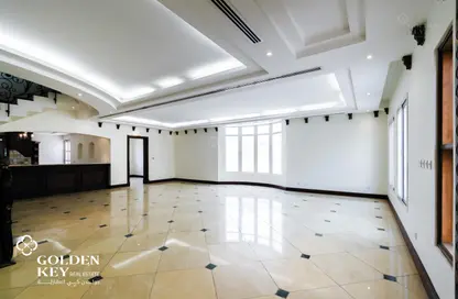 فيلا - 4 غرف نوم - 5 حمامات للايجار في فلل واست باي لاغون - وست باي لاجون - بحيرة وست لاجون - الدوحة