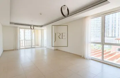 Apartment - 2 Bedrooms - 3 Bathrooms for rent in Viva West - Viva Bahriyah - The Pearl Island - Doha