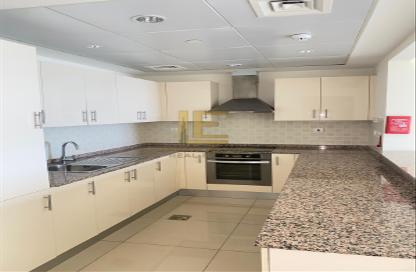 Apartment - Studio - 1 Bathroom for rent in Porto Arabia - The Pearl Island - Doha