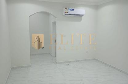 مجمع سكني - 3 غرف نوم - 4 حمامات للايجار في شارع الوعب - الوعب - الدوحة